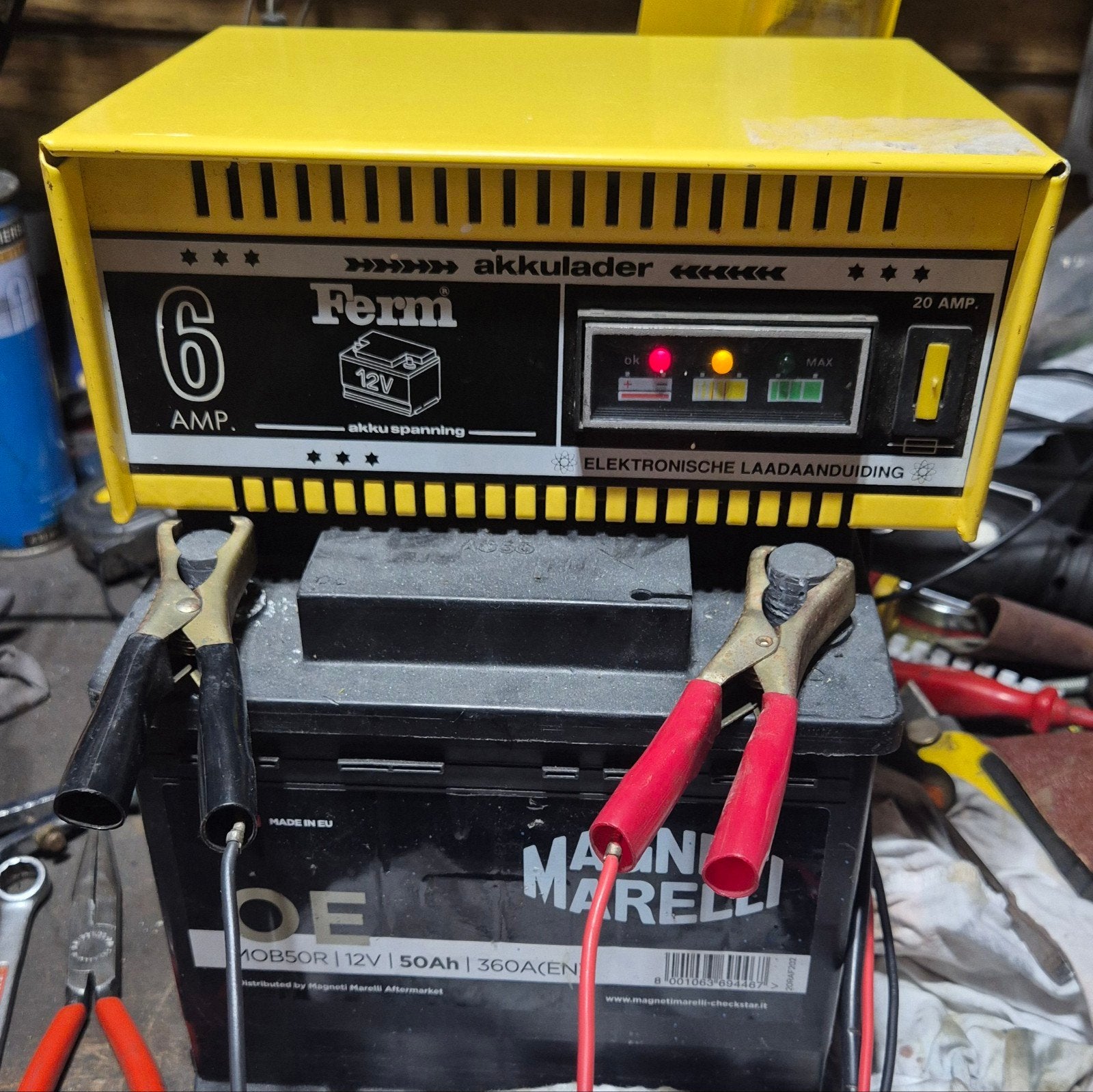 Acculader FERM 6 amp izgs, Ophalen, Zo goed als nieuw