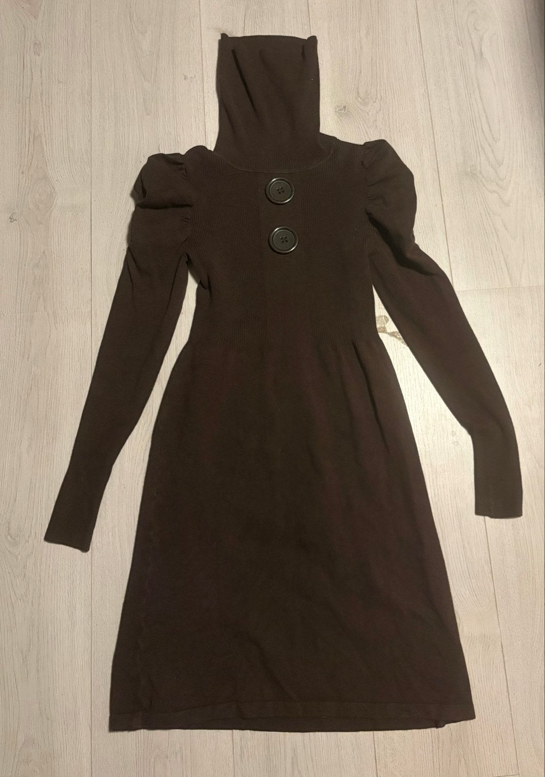Bruine gebreide jurk met col en pofmouwen, mt M, Kleding | Dames, Maat 38/40 (M), Bruin, Ophalen of Verzenden, Zo goed als nieuw