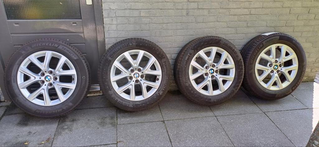 BMW X1 (2019) velgen met zomerbanden 215/60 R17 V, Ophalen