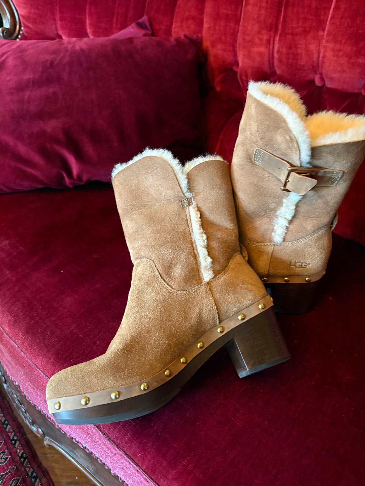 Ugg laarzen maat 38 valt als 37, Ophalen of Verzenden, Gedragen, Bruin, Lage of Enkellaarzen