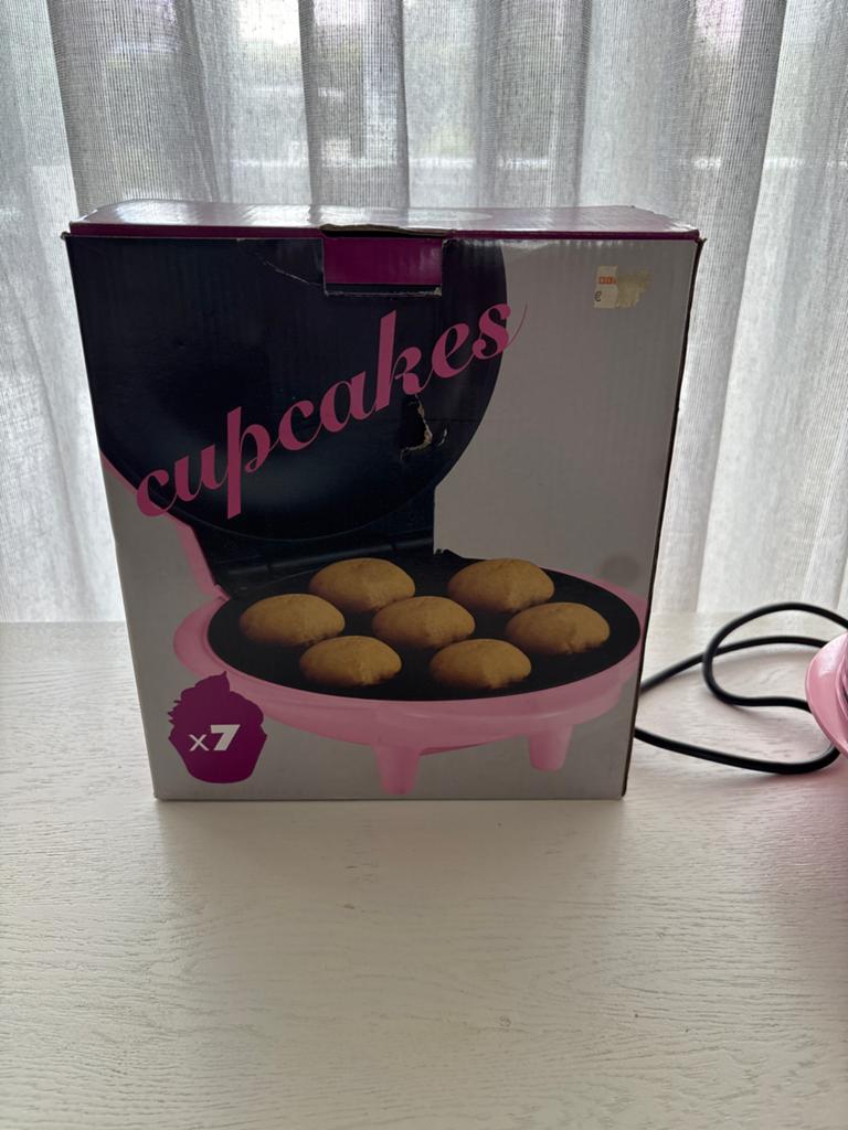 Roze Cupcake Maker voor 7 Cupcakes - Zo goed als nieuw, Ophalen of Verzenden, Zo goed als nieuw, Cupcakes, Bakvorm