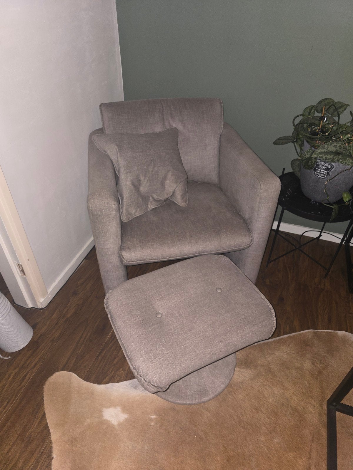 LEOLUX Evidence Saga fauteuil met hocker - Puntgaaf!, Huis en Inrichting, Fauteuils, Ophalen, 75 tot 100 cm, Zo goed als nieuw