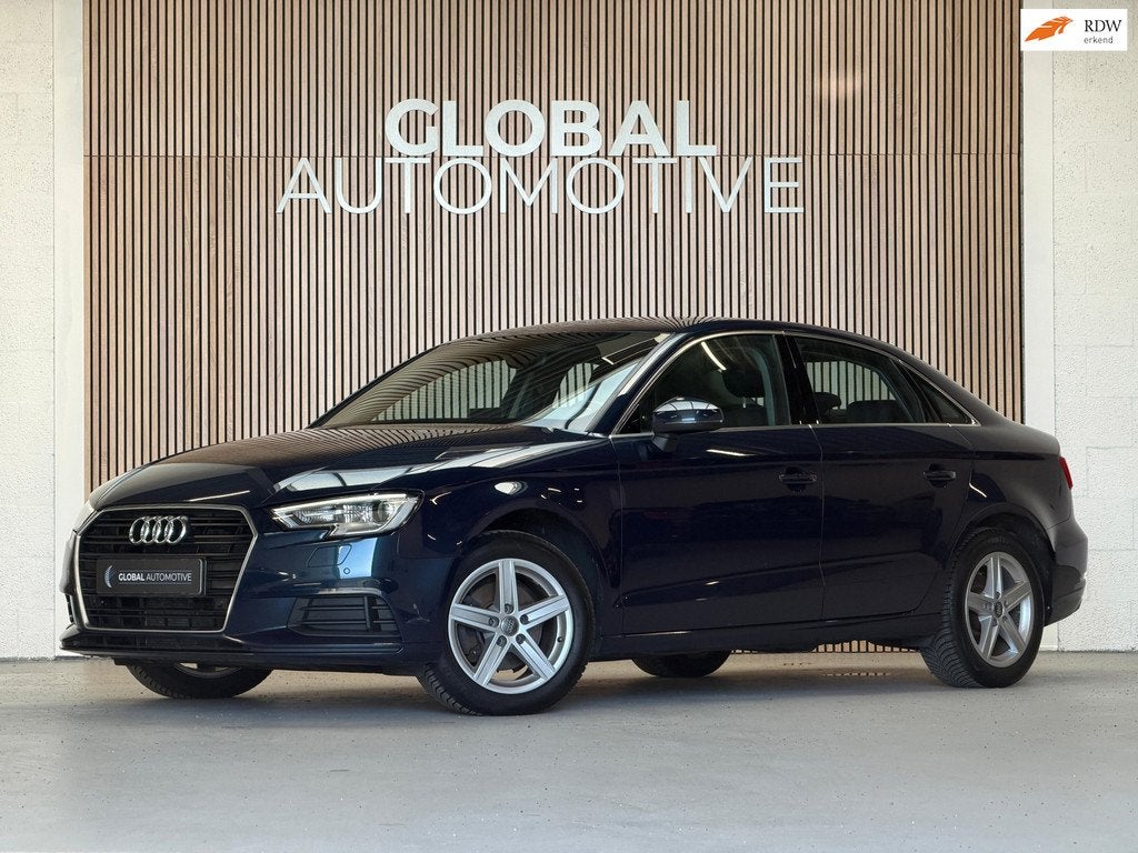 Audi A3 Limousine 1.4 TFSI CoD ULTRA - VIRTUAL COCKPIT - 16', Stof, Gebruikt, Zwart, 4 cilinders