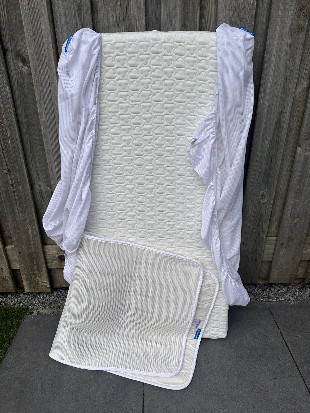 Aerosleep matras + aerosleep mat + 2 aerosleep matras hoezen, Kinderen en Baby's, Kinderkamer | Beddengoed, Ophalen, Jongetje of Meisje