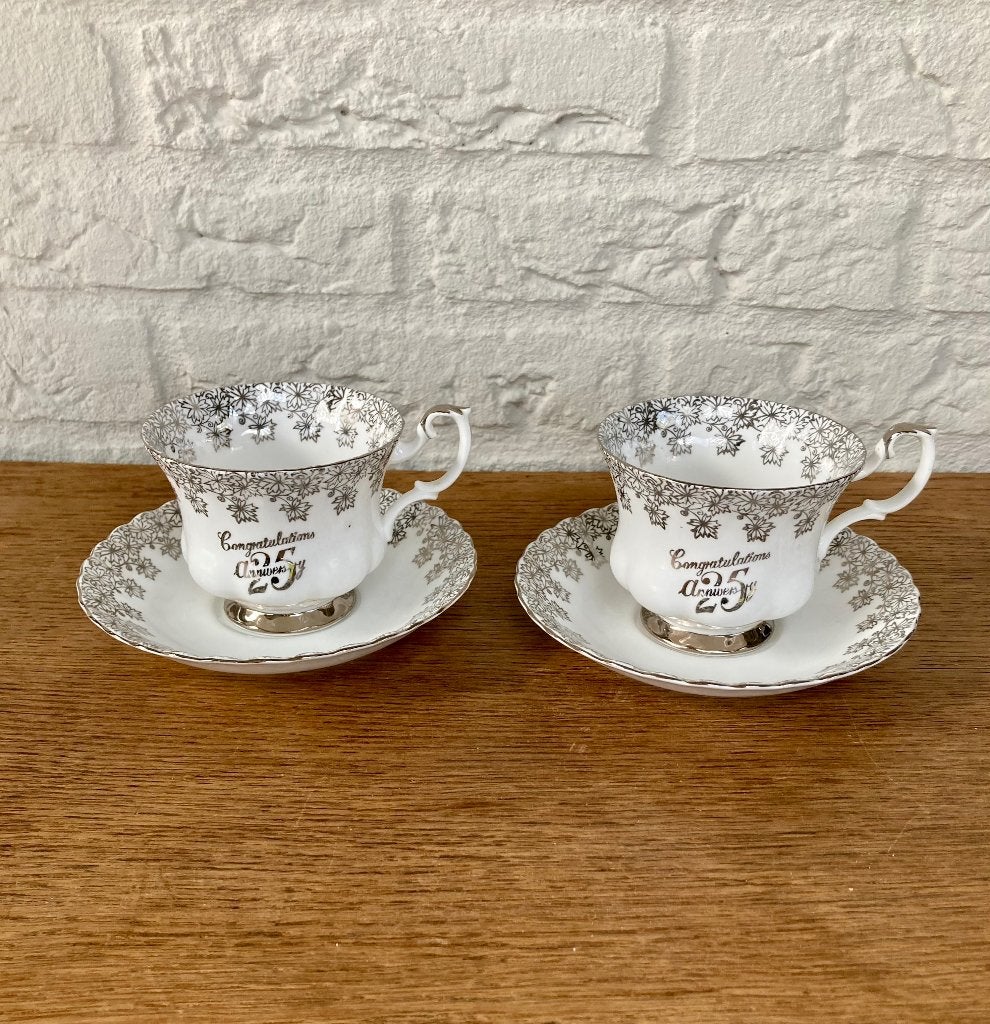 Royal Albert kop&schotels voor 25 jarig jubileum., Nieuw, Ophalen of Verzenden, Overige stijlen, Kop(pen) en/of Schotel(s)