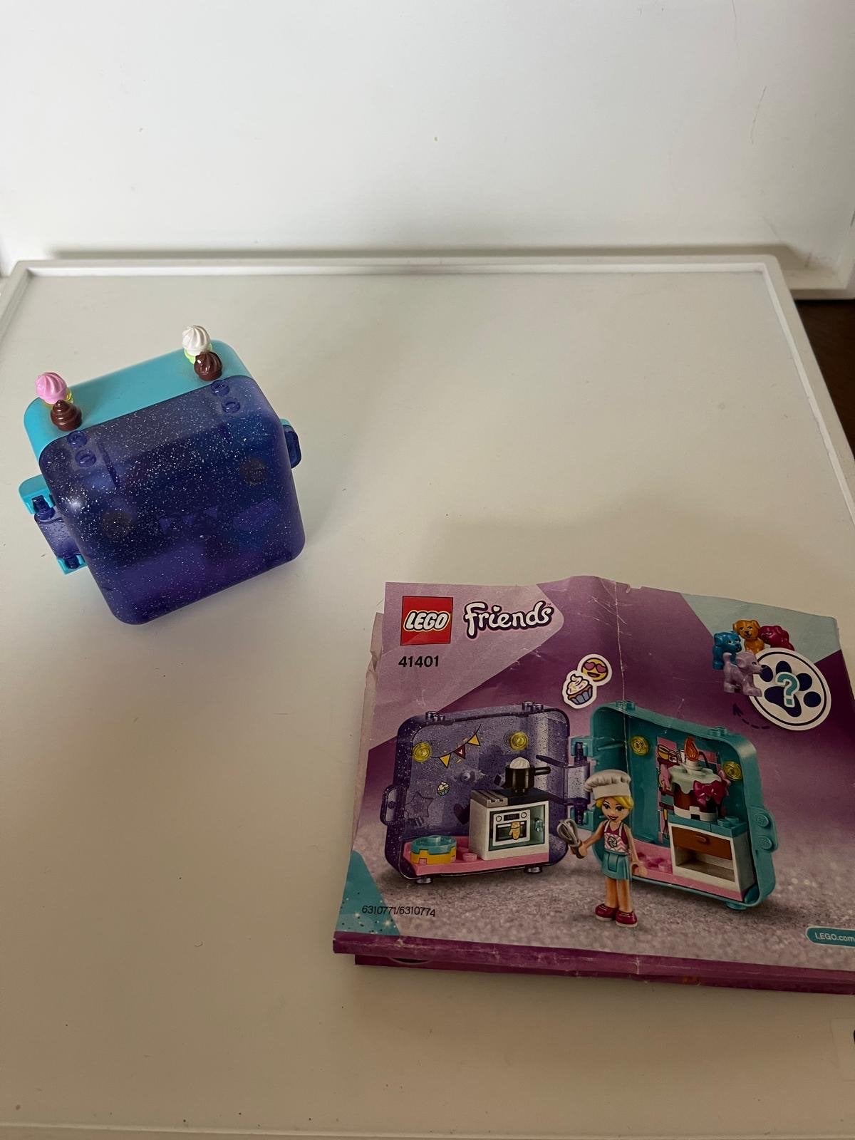 LEGO Friends Mia's Pug Cube 41401 - Compleet met boekje, Lego, Friends, Ophalen of Verzenden, Zo goed als nieuw