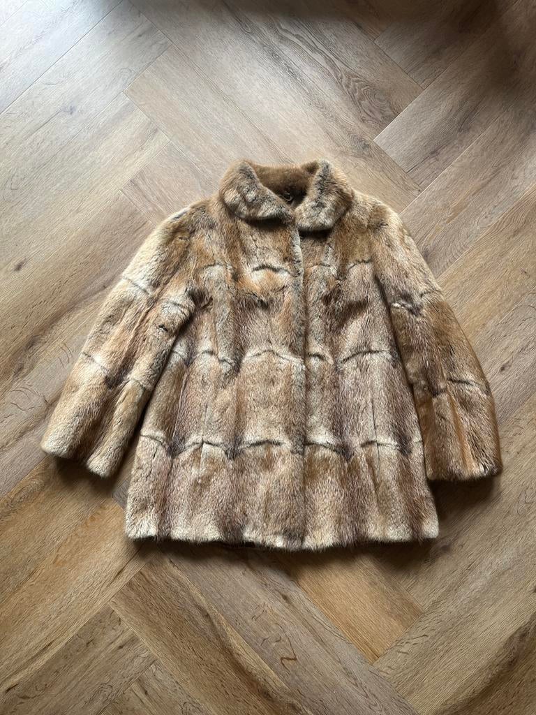 Mooie bruine muskusrat bontjas Maat M - Kleine L (40 - 42), Kleding | Dames, Jassen | Winter, Gedragen, Maat 38/40 (M), Bruin