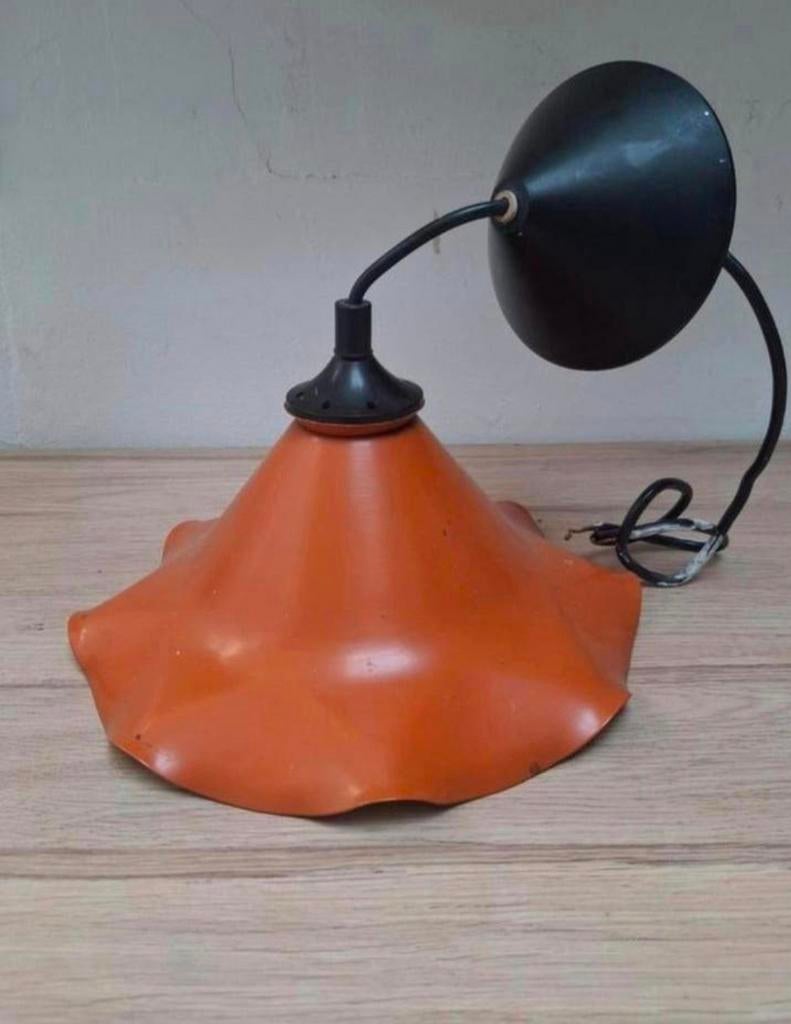 Oranje vintage metalen hanglamp., Huis en Inrichting, Lampen | Hanglampen, Ophalen of Verzenden, Zo goed als nieuw, Minder dan 50 cm