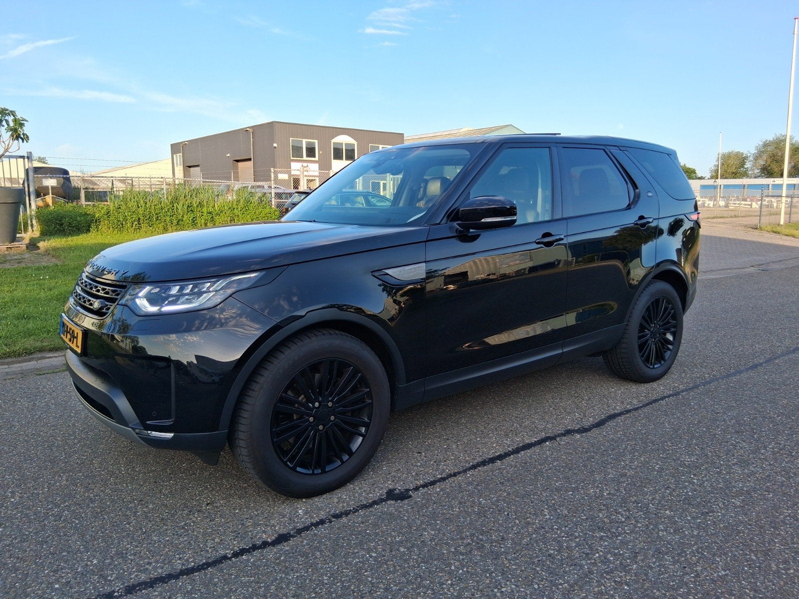 Land Rover Discovery 2.0 SD4 240pk Aut 2017 Zwart, Automaat, 4 cilinders, Zwart, Leder