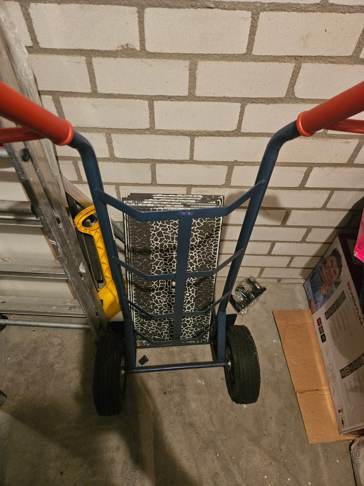 Steekwagen - Handige transportkar voor zware spullen, 60 tot 80 liter, Ophalen, Gebruikt, Steekwagen