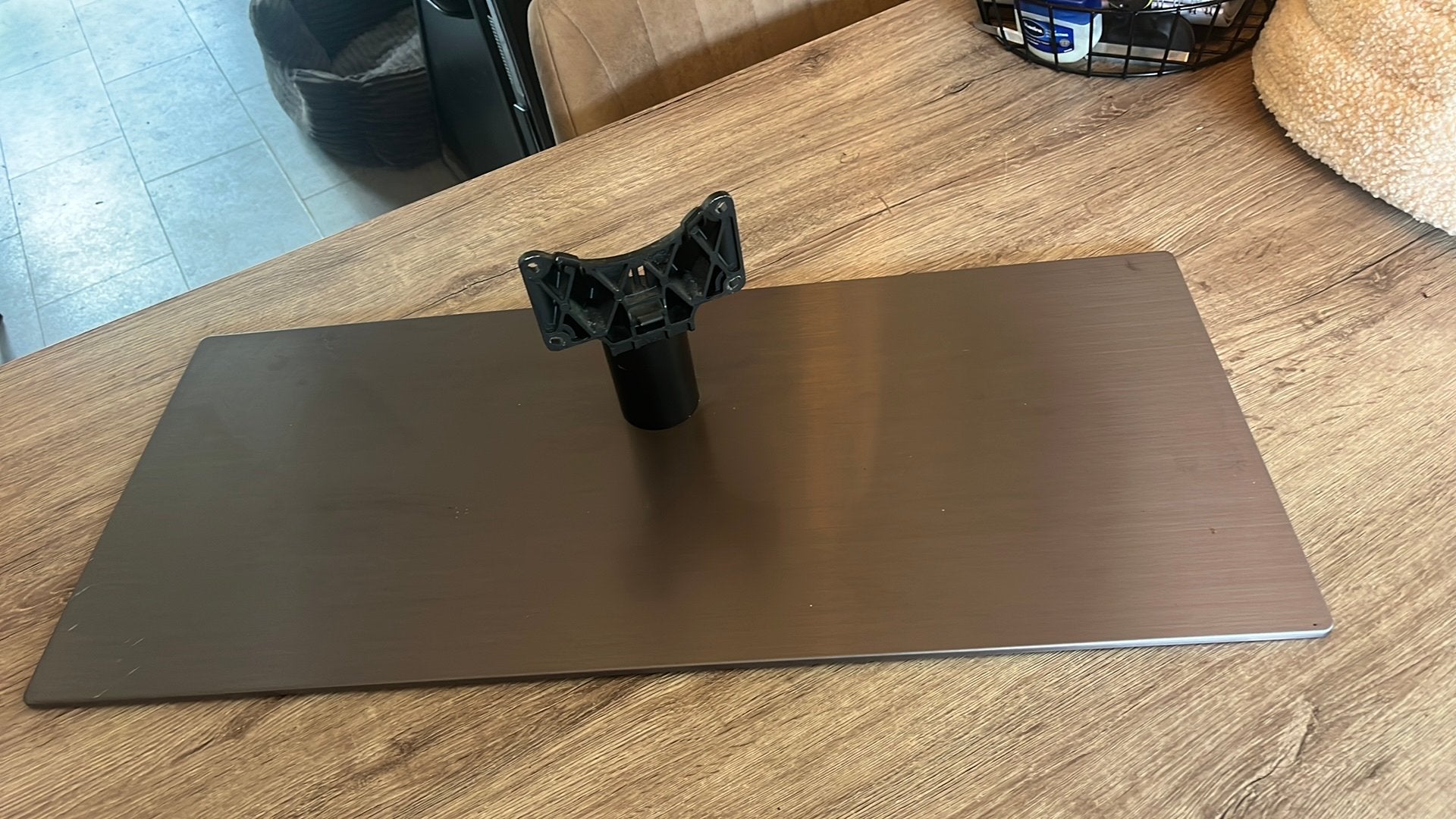 Voet Loewe oled tv (Bild 5.55 met SL420 chassis), Audio, Tv en Foto, Ophalen of Verzenden, Zo goed als nieuw