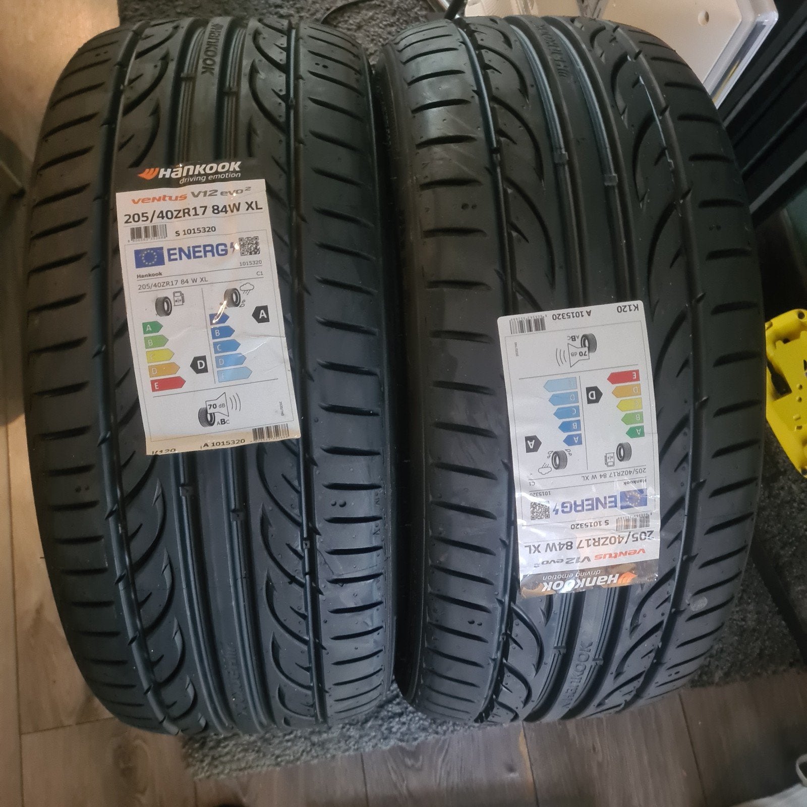Hankook Ventus V12 Nieuwe autobanden 205 / 40ZR17 84W XL, Ophalen, Nieuw, 17 inch, 205 mm