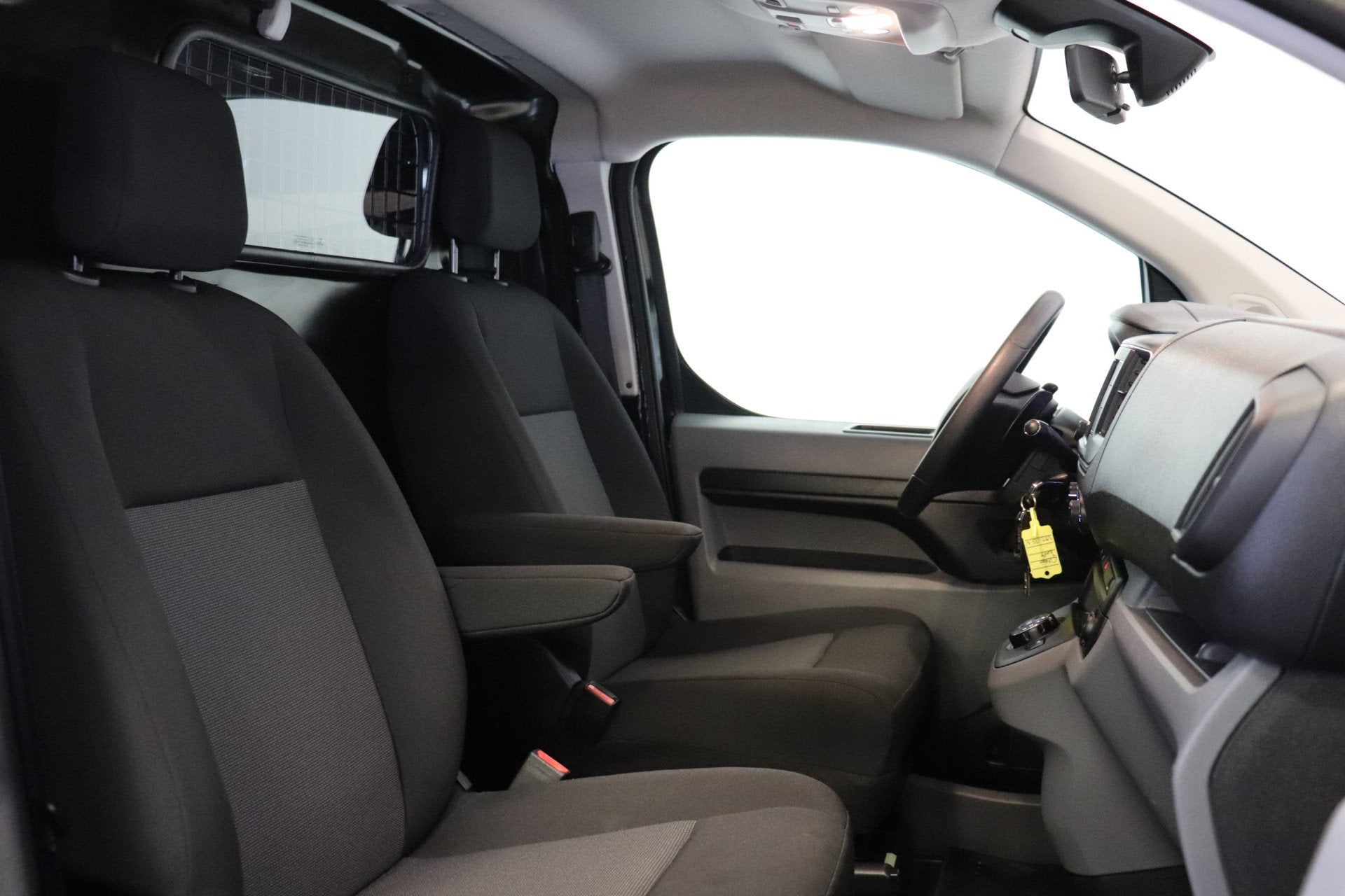 Citroën Jumpy 2.0 BlueHDI 180PK Automaat L2 EURO 6 - Airco, Stof, Gebruikt, 4 cilinders, Citroën