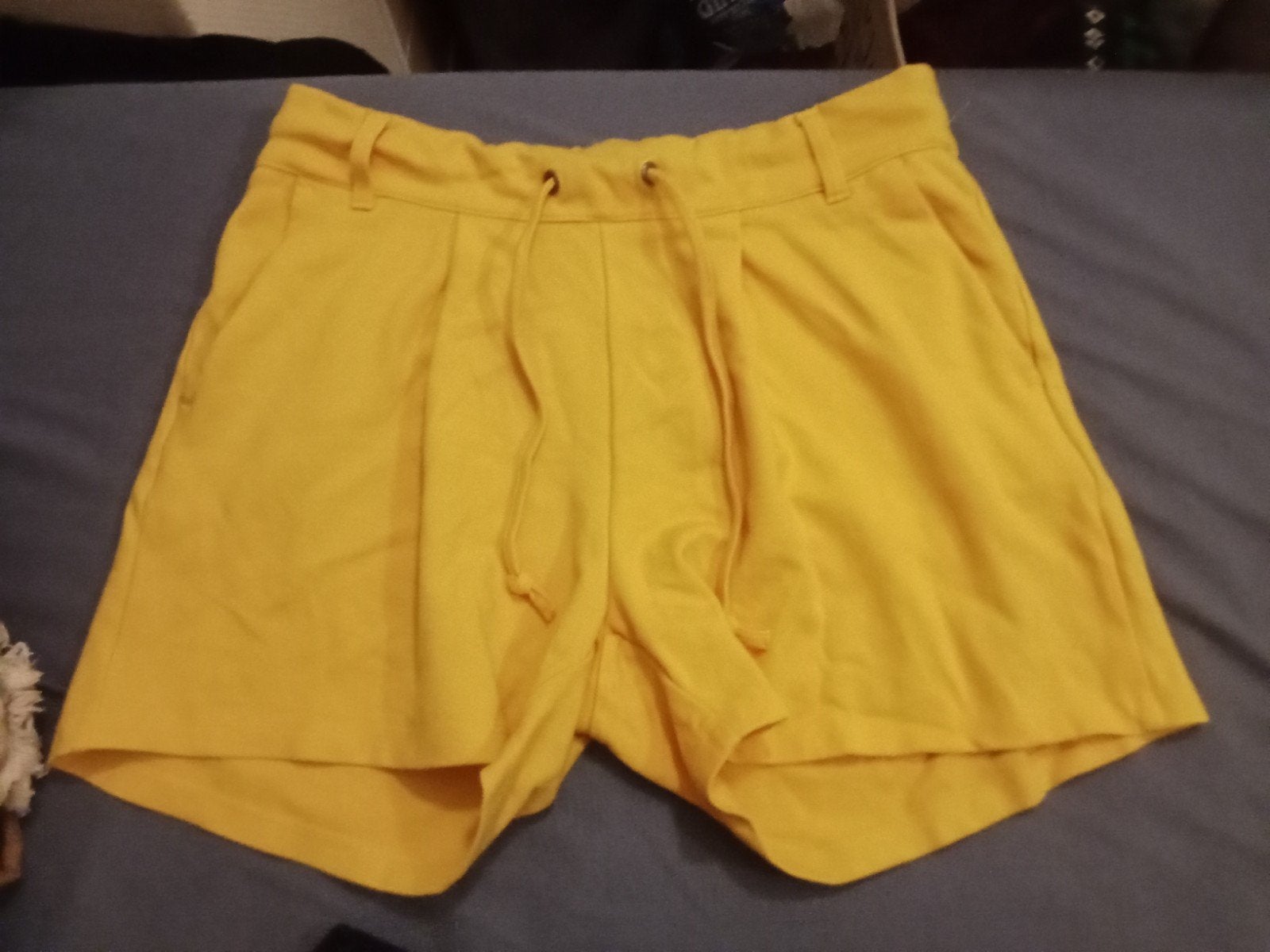 Jacqueline de Yong Gele Shorts Maat M, Kort, Geel, Zo goed als nieuw, Jacqueline de Yong