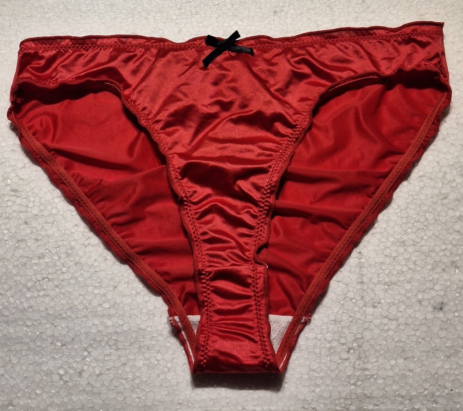 Sexy satijnen nieuw rood slipje (L), Kleding | Dames, Ondergoed en Lingerie, Verzenden, Rood, Slip