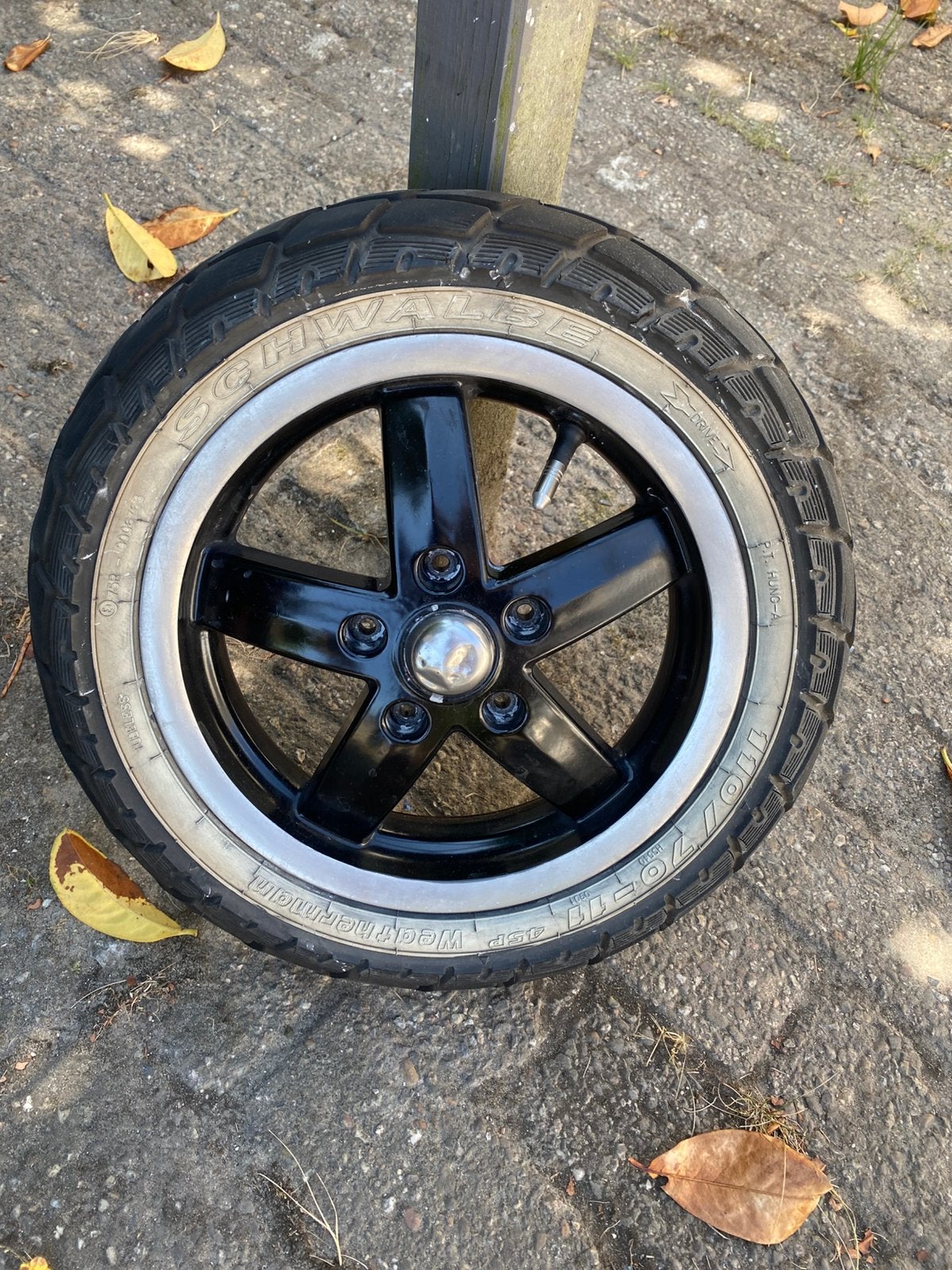 Vespa s50 / lx 50 voorvelg met goede band met witte rand, Ophalen, Gebruikt, Overige typen, Vespa