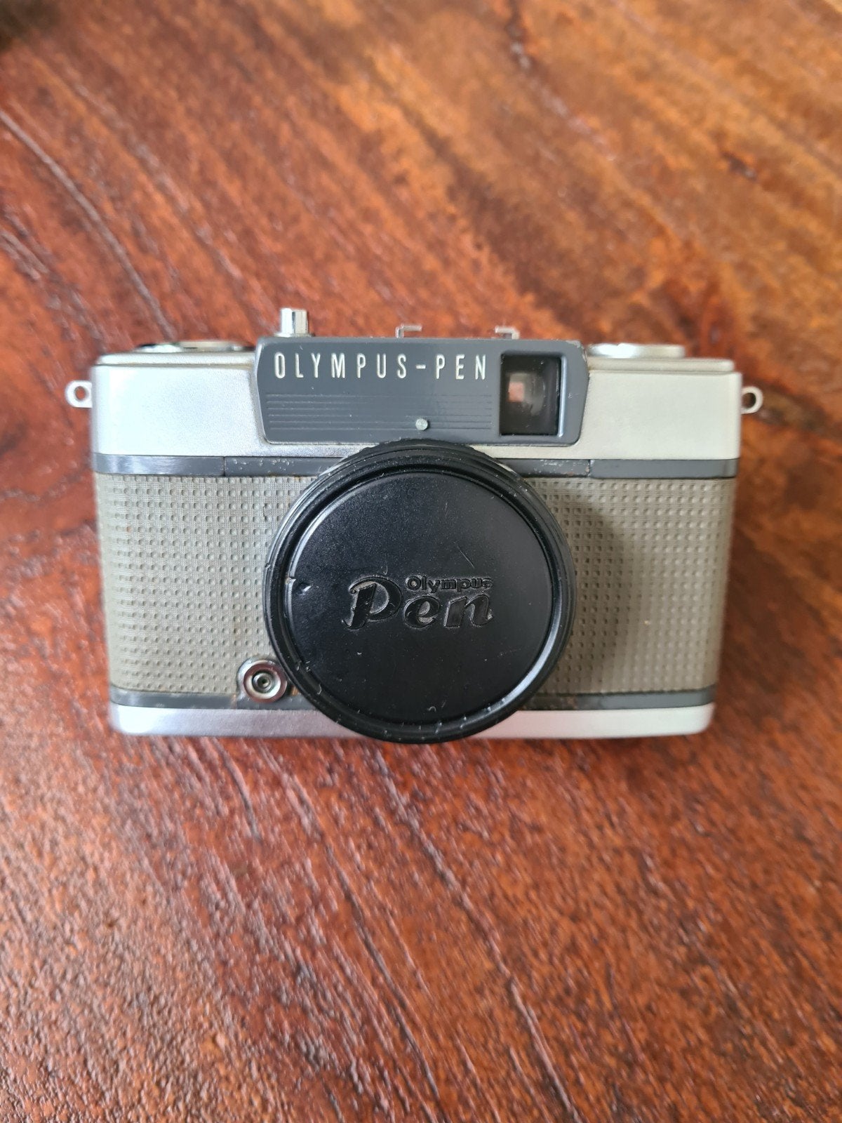 Olympus-Pen EE-2 Half-Frame Camera met Bauer E18A flitser, Audio, Tv en Foto, Fotocamera's Analoog, Ophalen of Verzenden, Compact