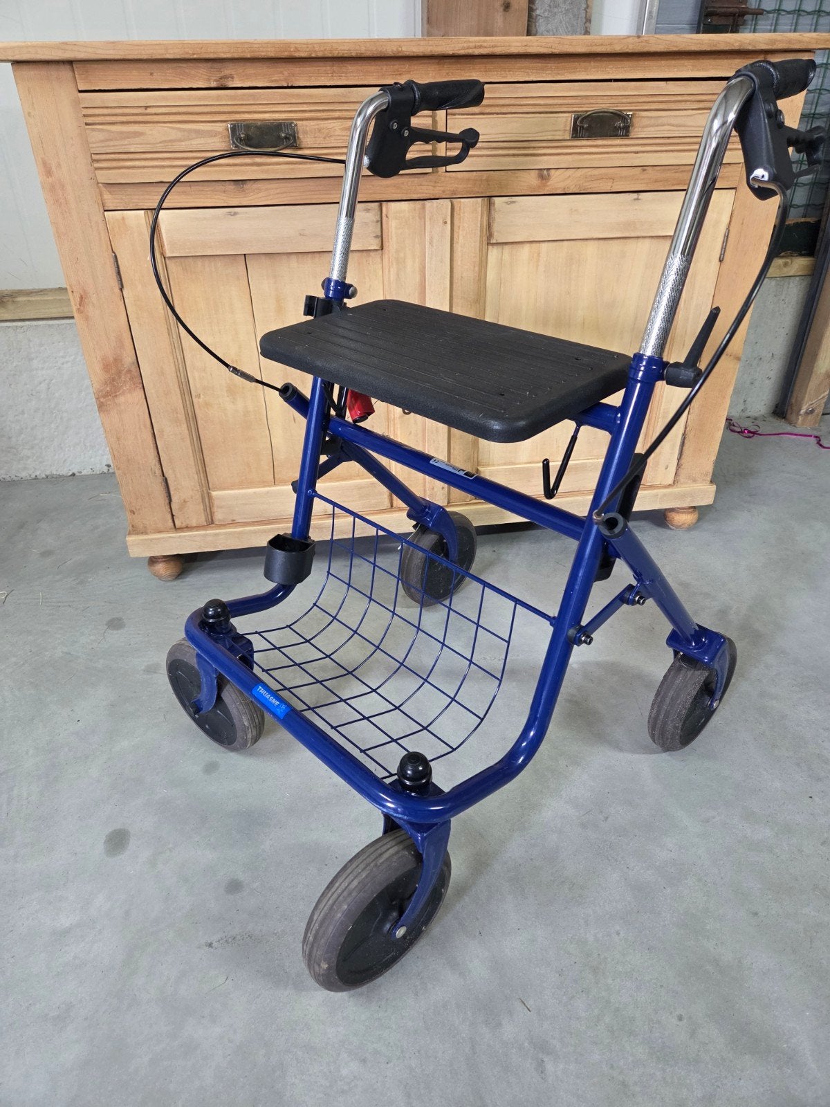 rollator Thuasne met mandje en dienblad, Diversen, Rollators, Ophalen, Opvouwbaar, Gebruikt