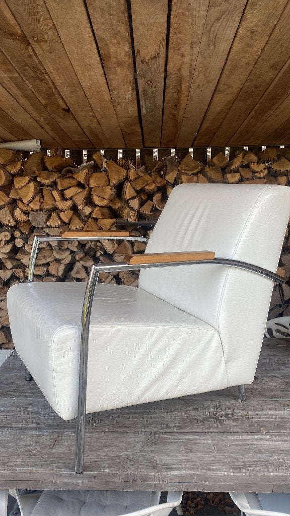 Stijlvolle witte fauteuil met chromen frame, 75 tot 100 cm, Ophalen of Verzenden, Zo goed als nieuw, 75 tot 100 cm
