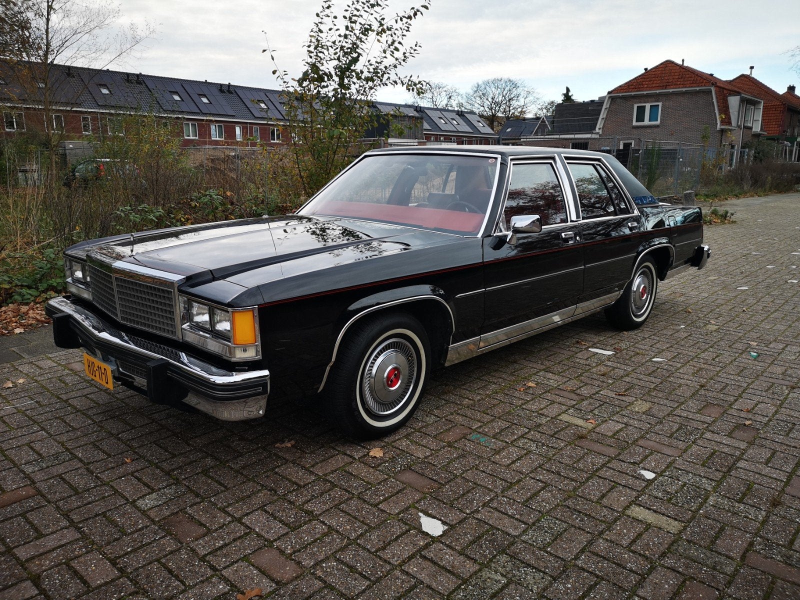 Ford LTD 5.0 V8 uit 1979 Zwarte sedan Europese uitvoering, foto 5