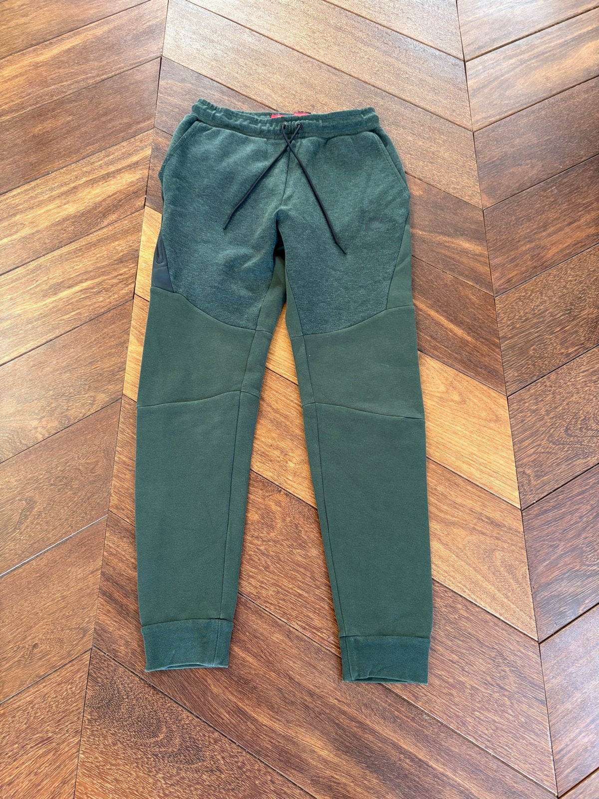 Nike Tech Fleece Joggingbroek Groen Maat S, Ophalen, Zo goed als nieuw, Maat 46 (S) of kleiner, Groen