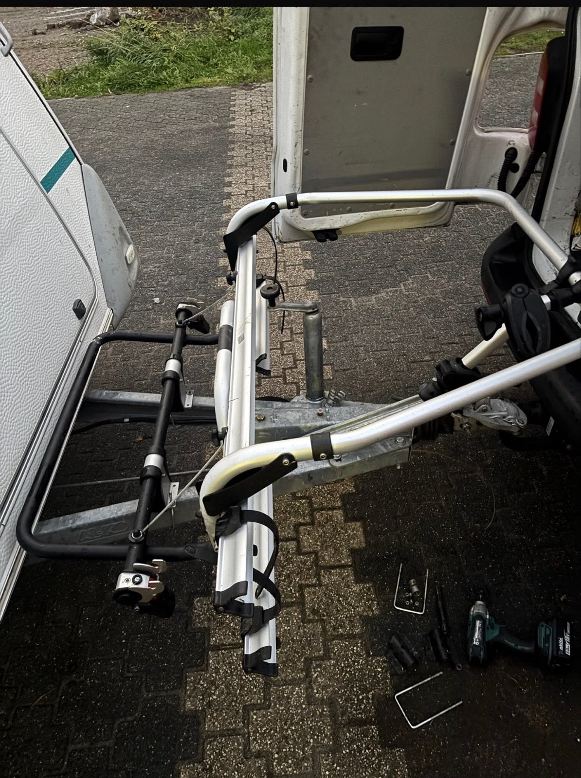 Thule SuperB SV XT Black fietsendrager voor 2 fietsen, Ophalen, Zo goed als nieuw, 2 fietsen, Trekhaakdrager