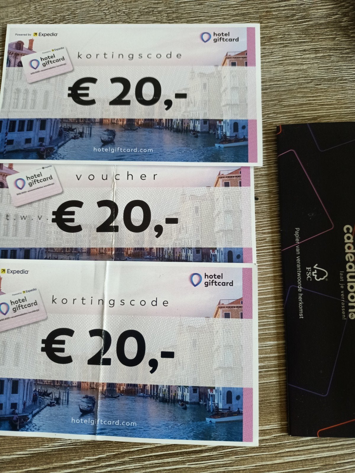 3 x Expedia hotel gift card
