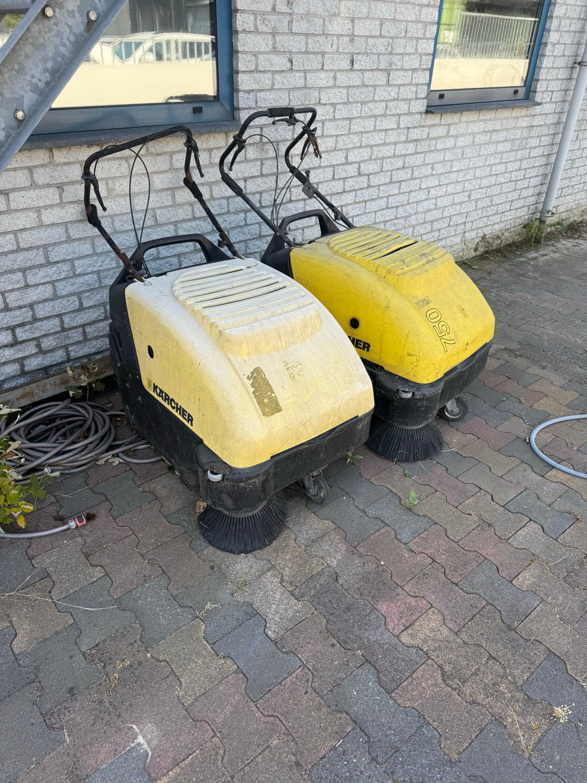 2x Kärcher KM 750 Veegmachines - Revisie/Onderdelen, Ophalen, Gebruikt