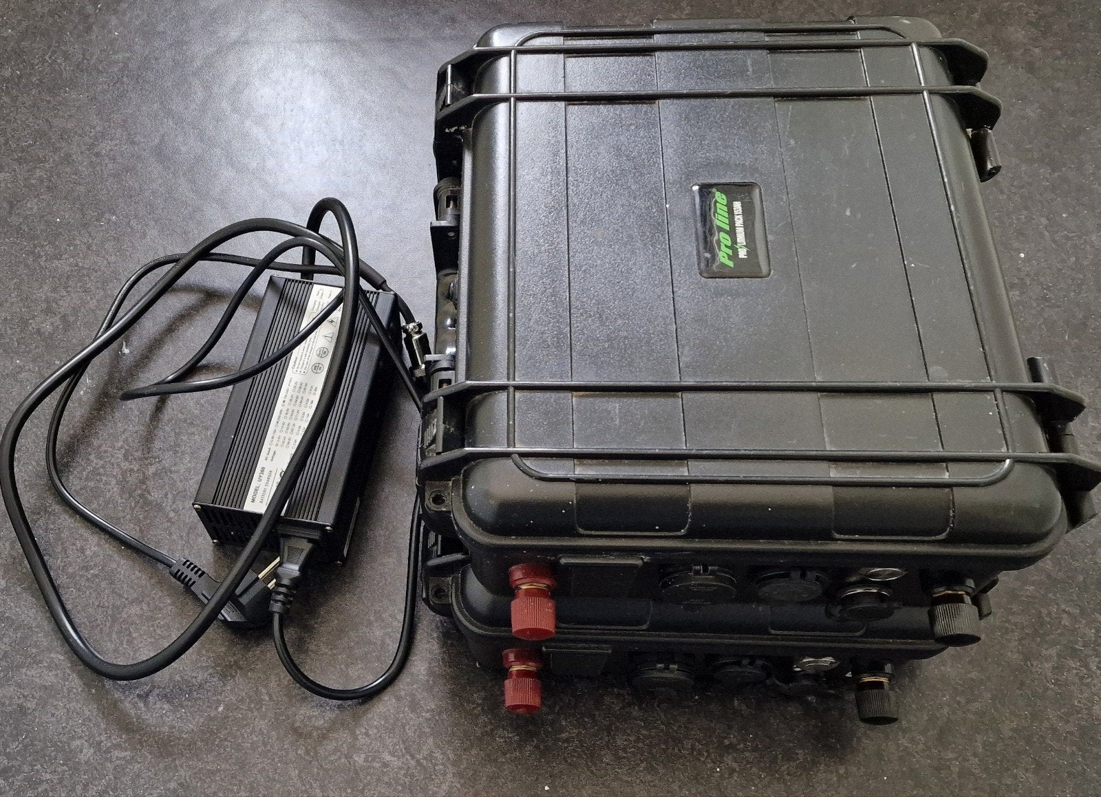 2 pro line 153ah pack + 1 lader, Ophalen, Gebruikt, Complete set