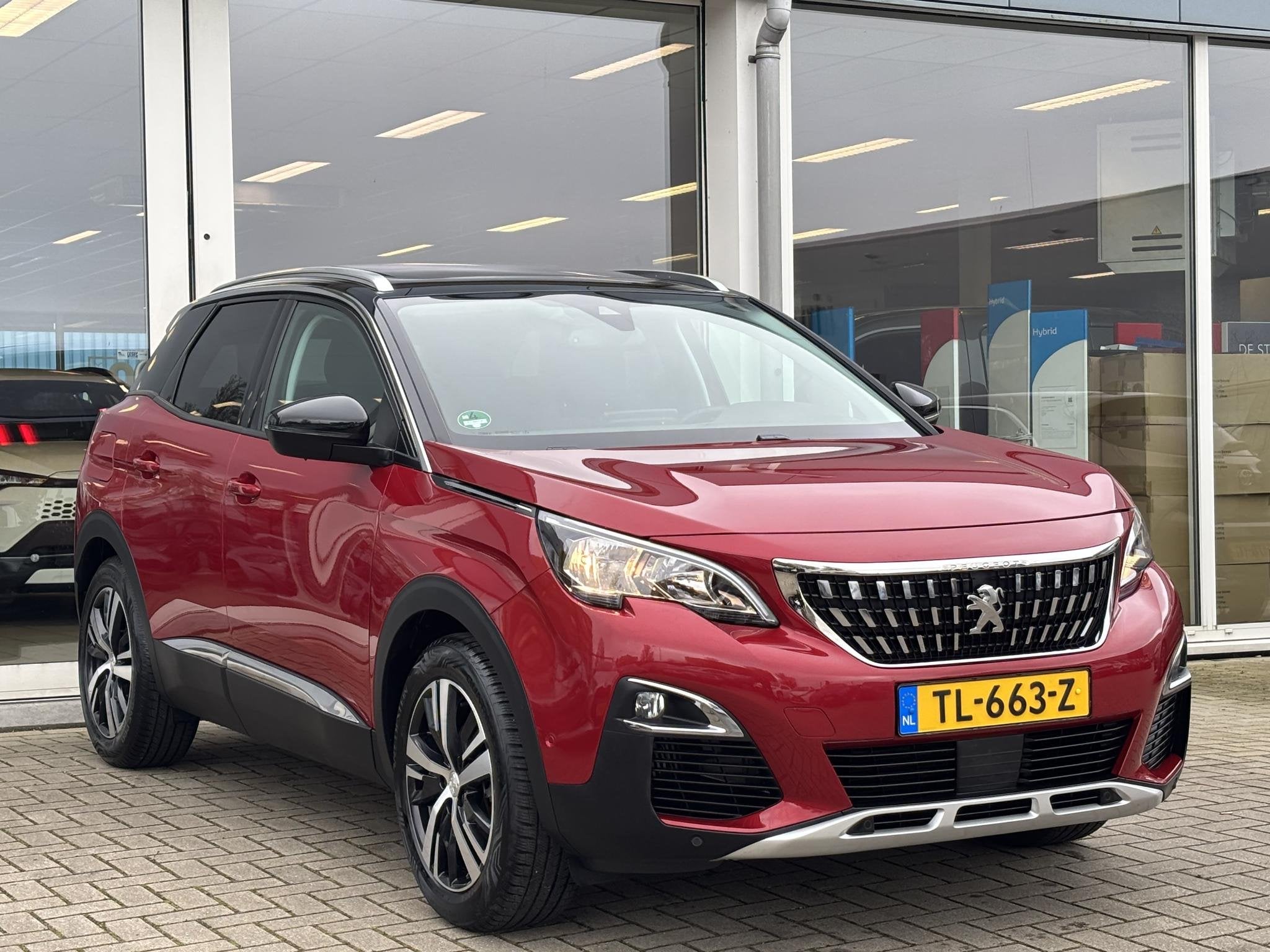 Peugeot 3008 1.2 PureTech Allure | Distributieriem is vervan, Gebruikt, 1199 cc, Leder en Stof, 19 km/l