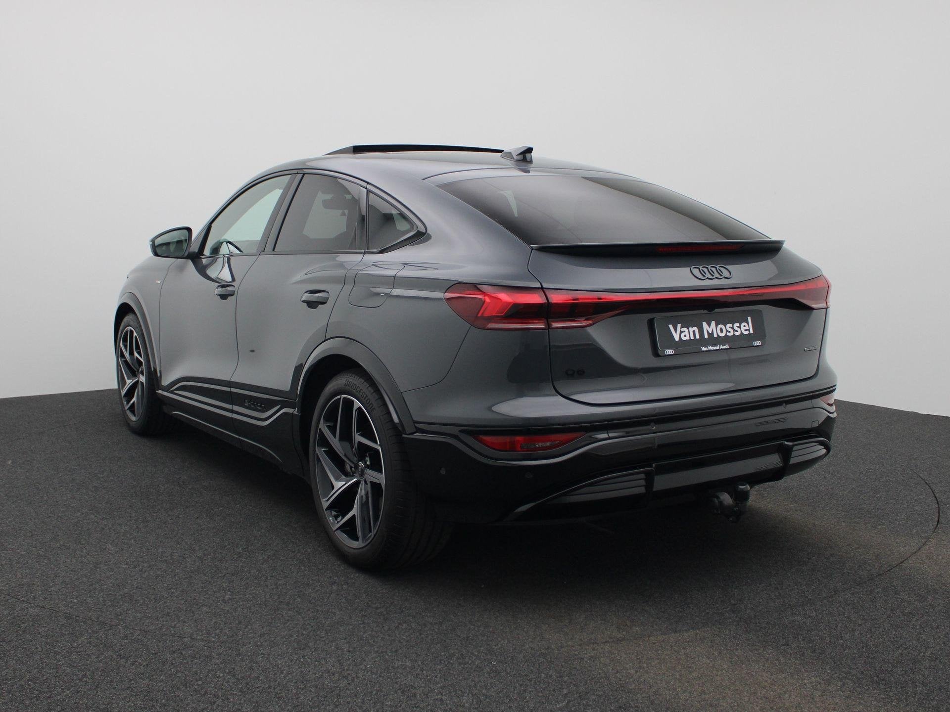 Audi Q6 Sportback e-tron S edition quattro 100 kWh | Adaptiv, Auto's, Automaat, 12 maanden, Gebruikt, Parkeerassistent