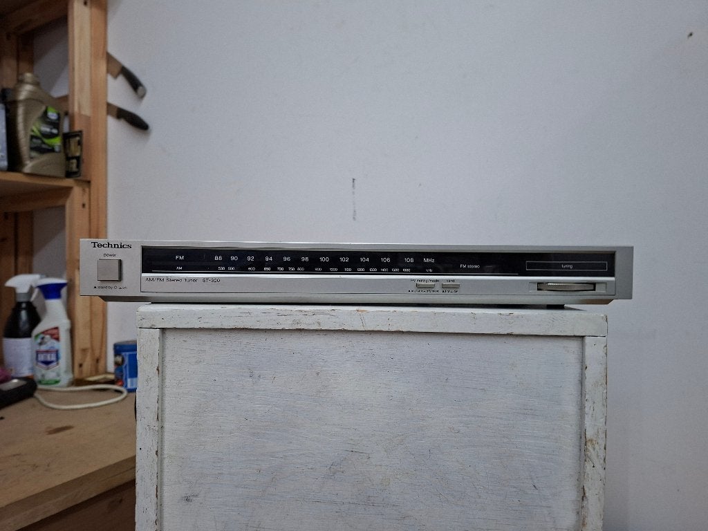 uitstekende nette vintage technics st-300 stereo am-fm tuner, Ophalen of Verzenden, Zo goed als nieuw