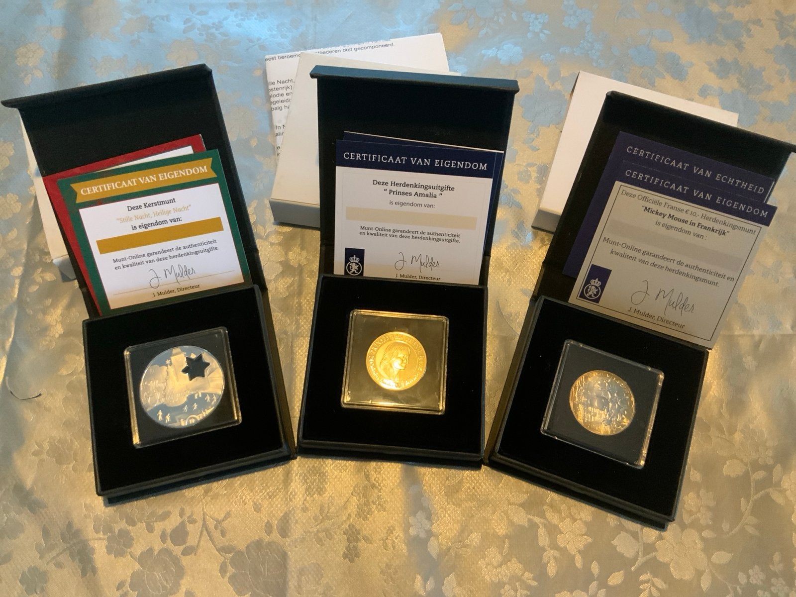 Set van 3 herdenkingsmunten: Kerst, Amalia, Mickey Mouse, Ophalen, Setje, Koningin Beatrix, Zilver