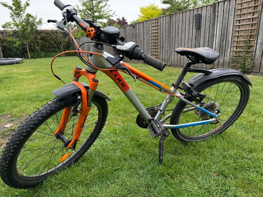 Cube 240 Kinderfiets - Zo goed als nieuw, Fietsen en Brommers, Fietsen | Kinderfietsjes, Ophalen, Gebruikt, Velgrem, 20 inch of meer