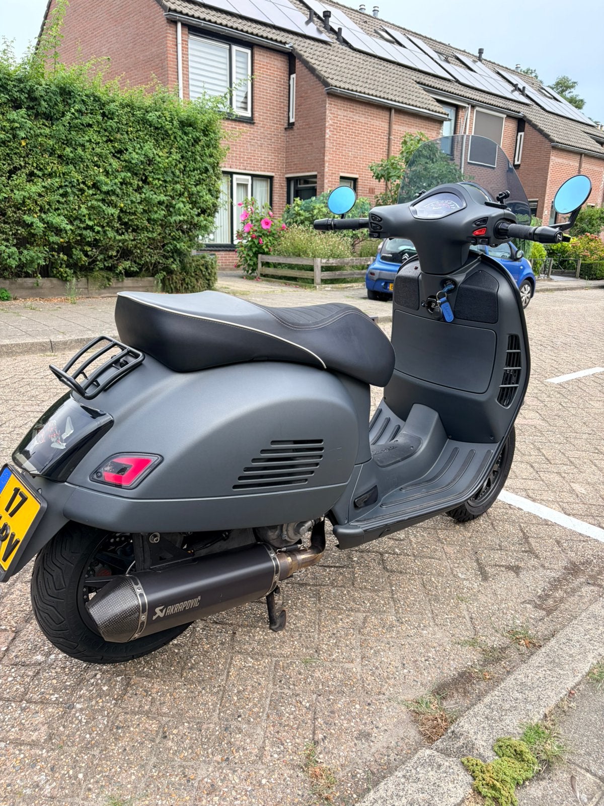 Vespa gts 300 2017, Fietsen en Brommers, Snorfietsen en Snorscooters, Ophalen, Zo goed als nieuw, Benzine, Vespa