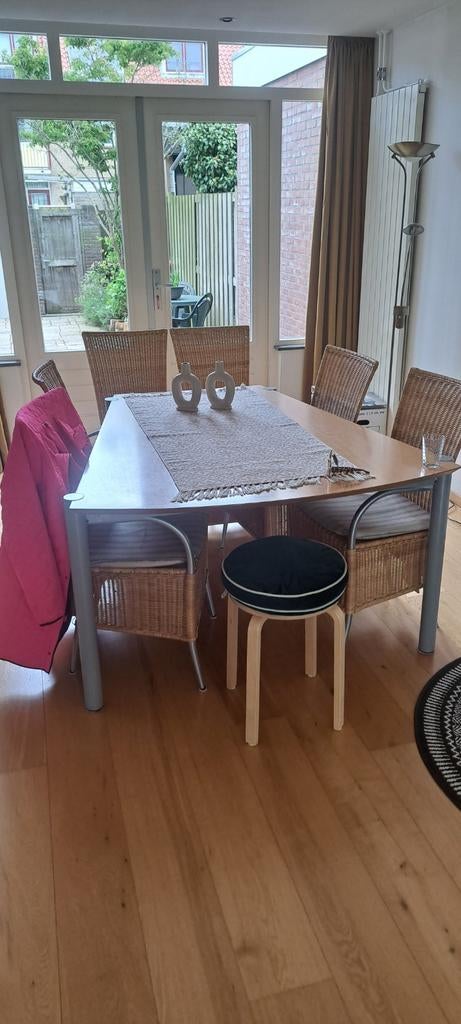 Mooie, degelijke eettafel met inklapbaar deel, Overige houtsoorten, Gebruikt, 100 tot 150 cm, Vier personen