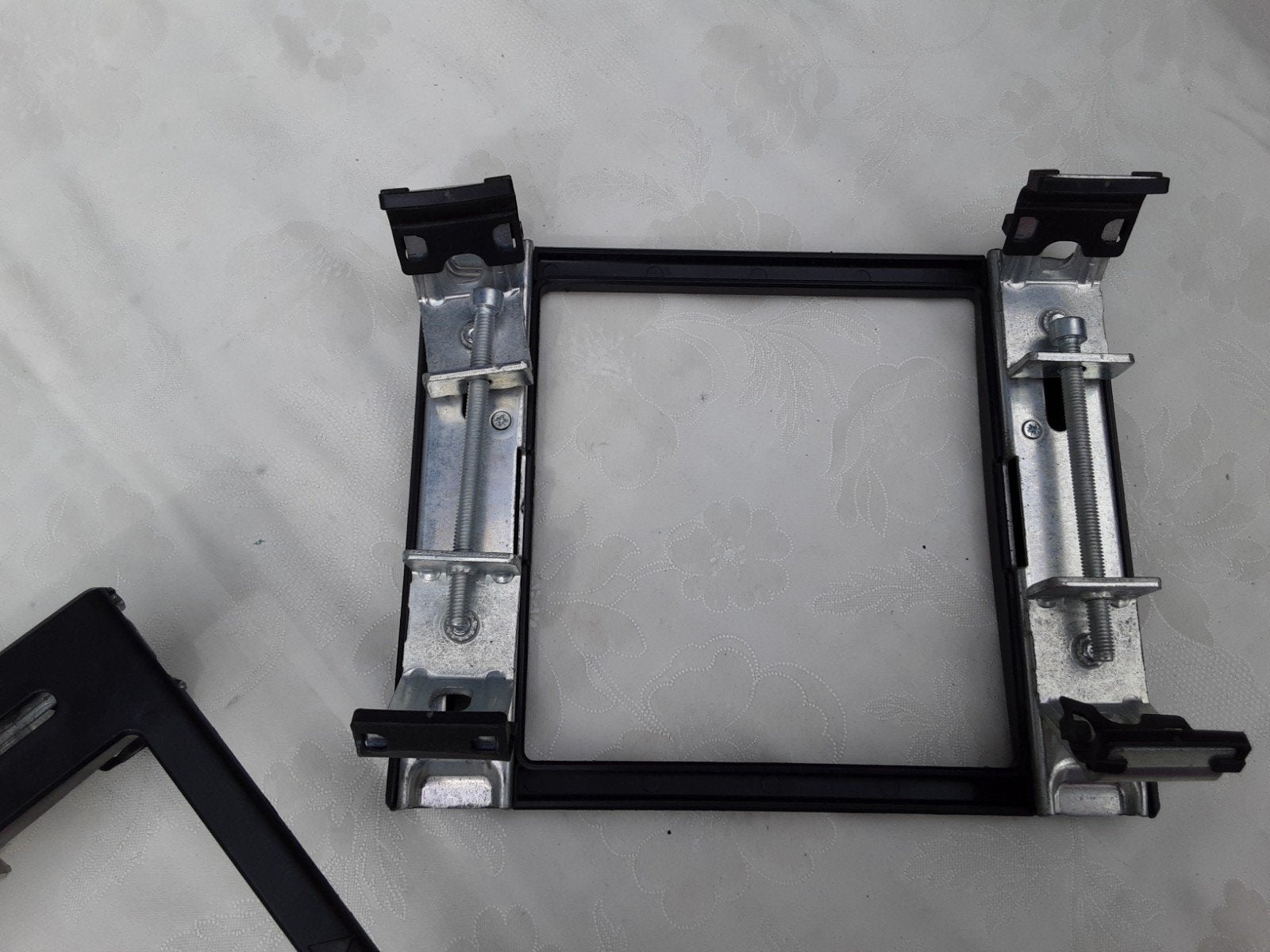te koop 2 sets bobike montage beugels voor achterstoeltje, Ophalen, Zo goed als nieuw