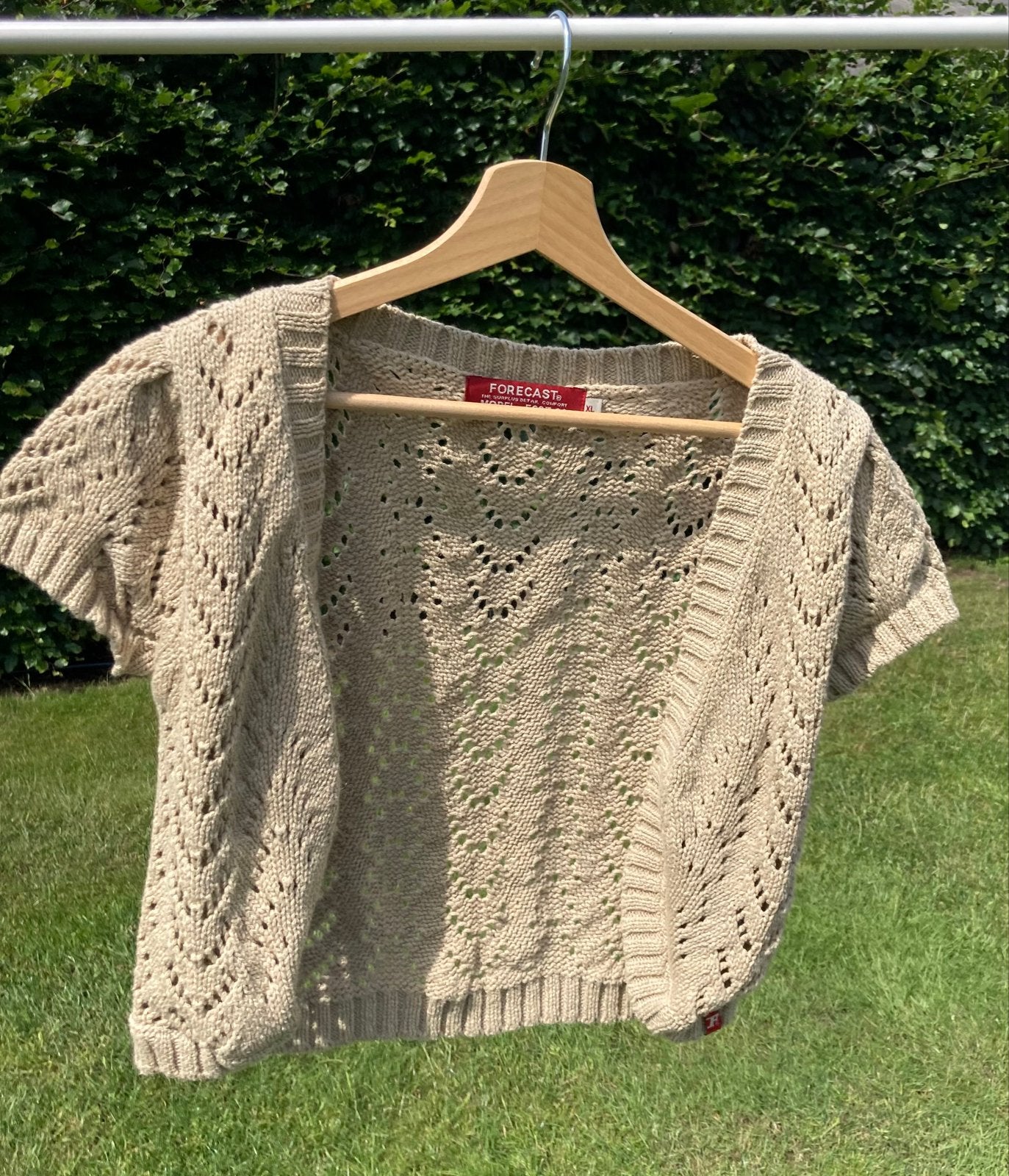 Mooi gebreid bolero vestje Forecast, maat XL, Ophalen, Zo goed als nieuw, Maat 38/40 (M), Beige