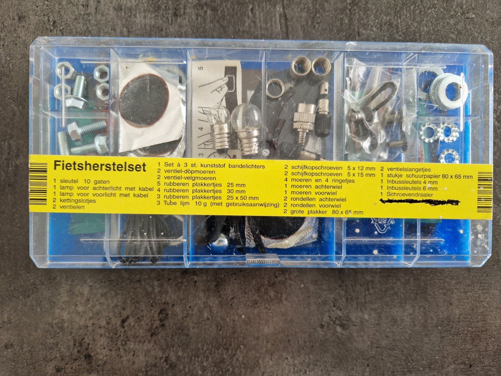 Fietsreparatieset: bandenplakset en gereedschap, Ophalen of Verzenden, Gebruikt, Gereedschapsset