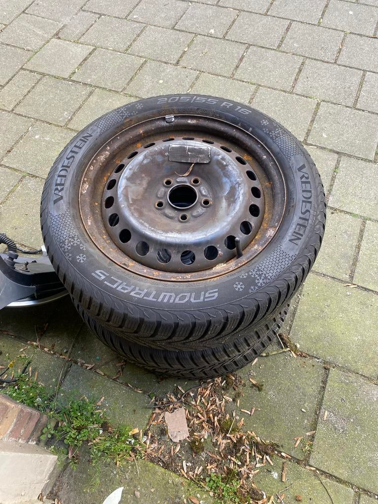 Vredestein Snowtrac winterbanden op velg 205/55 R16, Ophalen of Verzenden, Gebruikt