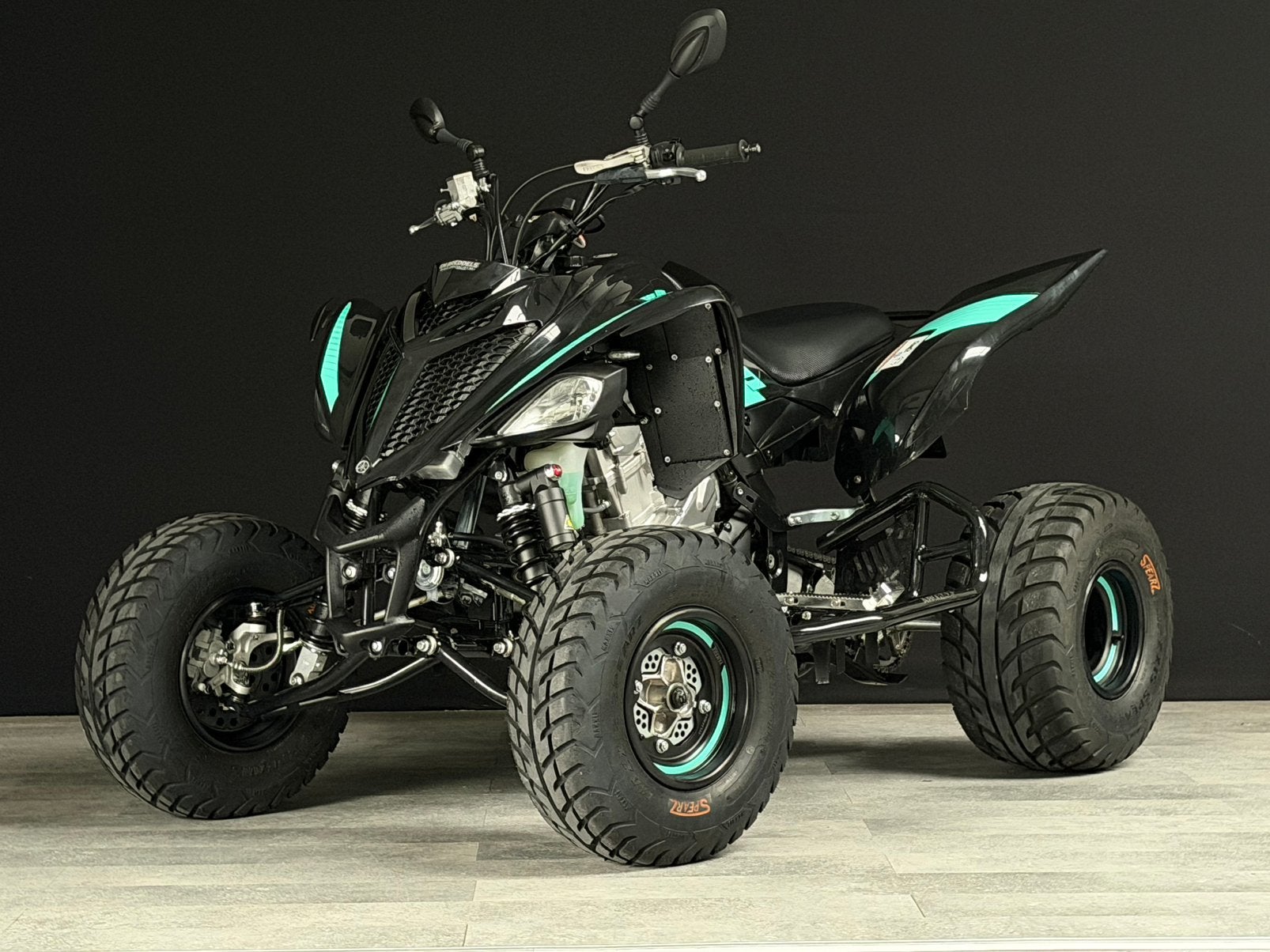 NIEUW! Yamaha Raptor 700 R 2025 929km YFM Quad NL kenteken!, Motoren, Quads en Trikes