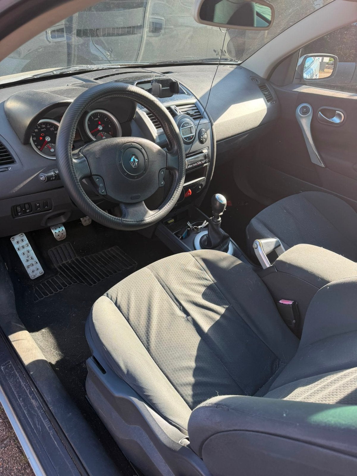 Renault 2004 Grijs, 13 km/l, 1998 cc, Cabriolet, 4 stoelen