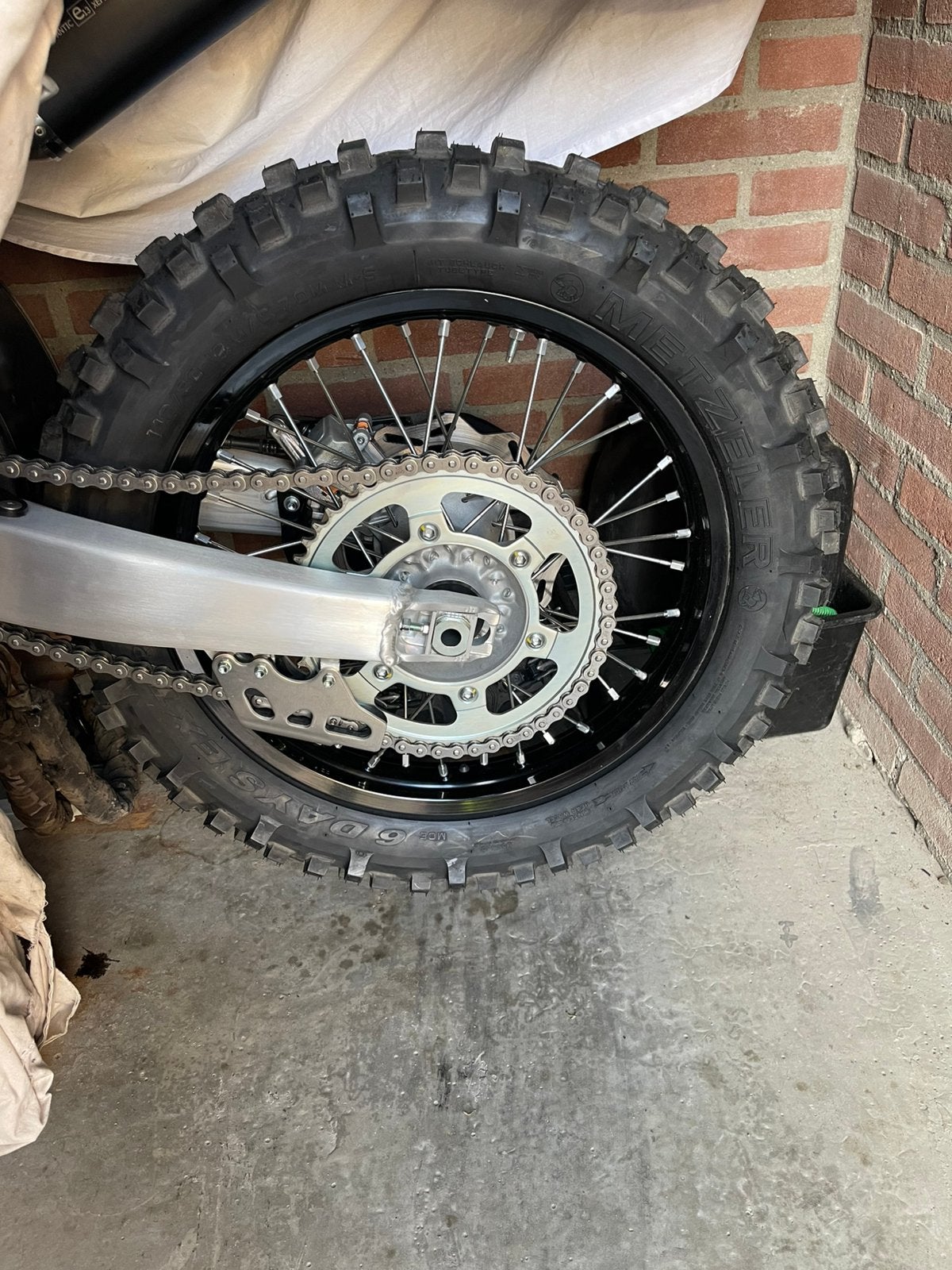 Gezocht:Yamaha yz250 (125) achterwiel 19 inch met zwarte, Motoren, Ophalen of Verzenden, Nieuw