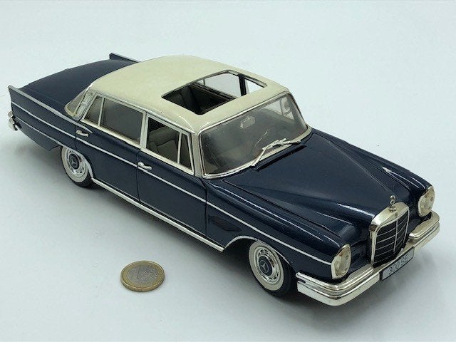 Mercedes 300 SE Blauw, Revell, Ophalen of Verzenden, Gebruikt, Auto, Revell