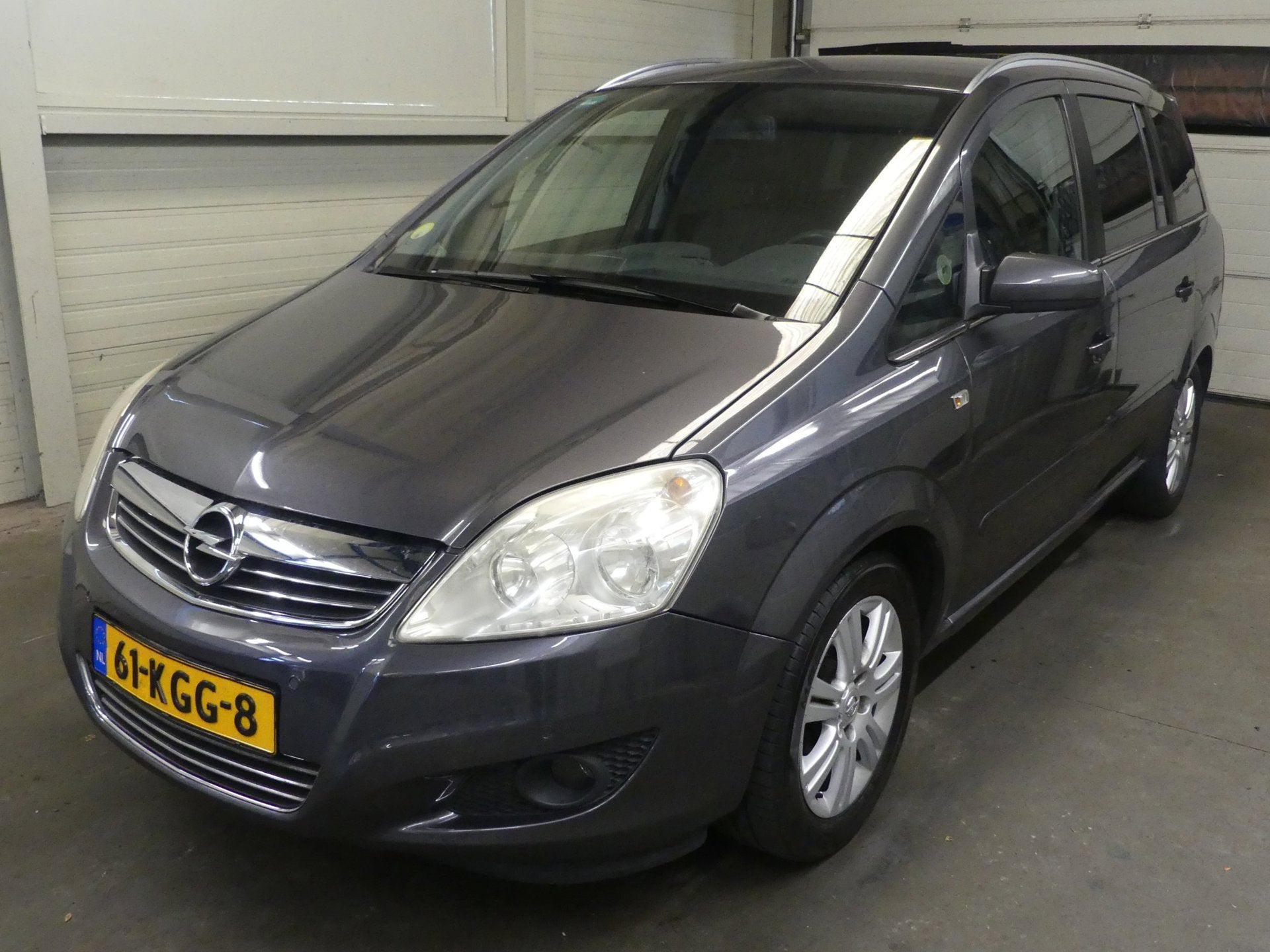Opel Zafira 1.8 Cosmo - Cruise Control - Airco - 7 persoons, Voorwielaandrijving, Stof, Gebruikt, Zwart