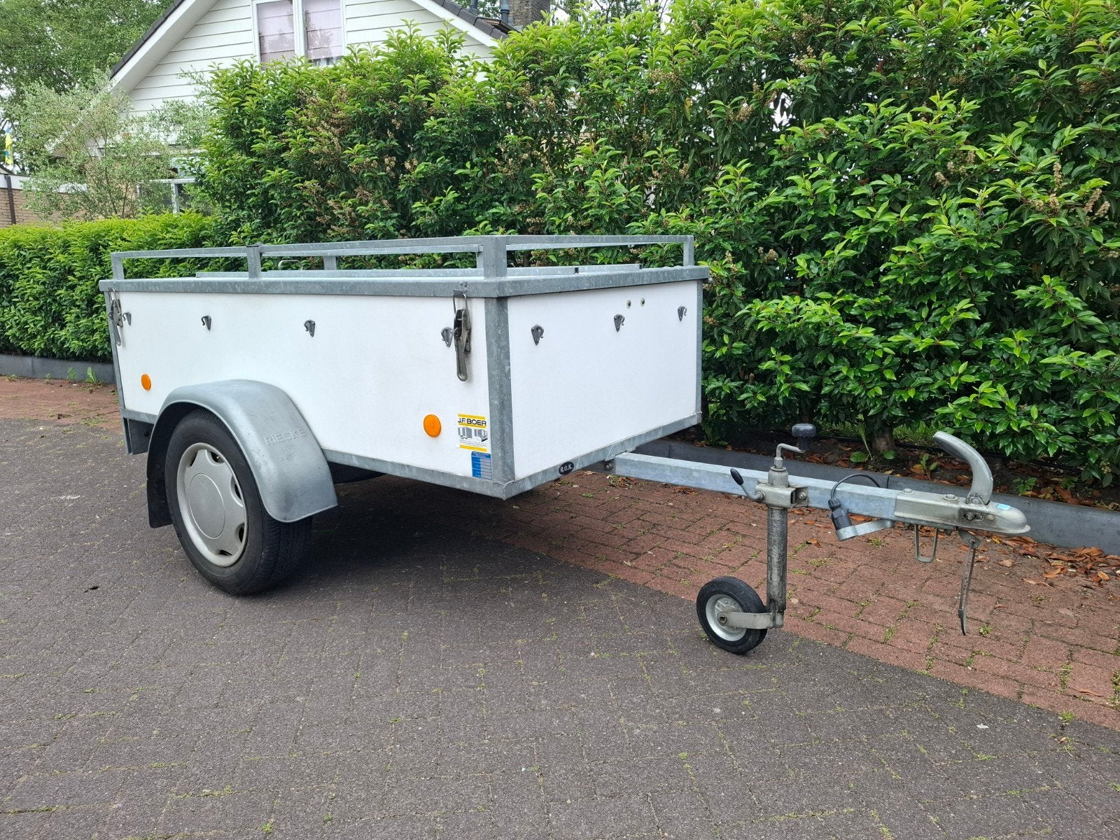 Bagagewagen huren- Gesloten aanhanger, Ophalen, Zo goed als nieuw