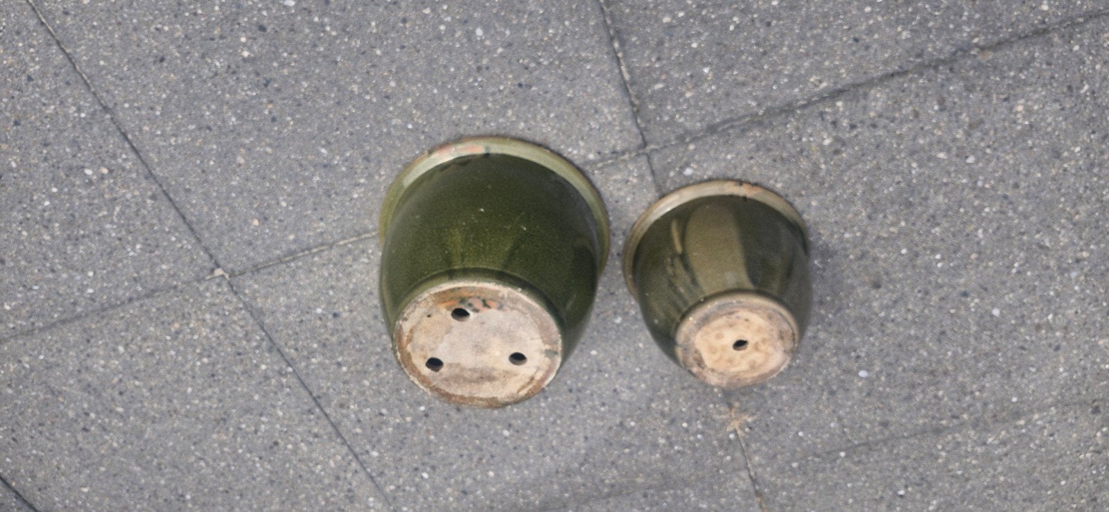 Set van 2 gebruikte bloempotten, aardewerk, rond, Gebruikt, Rond, Ophalen of Verzenden, Balkon