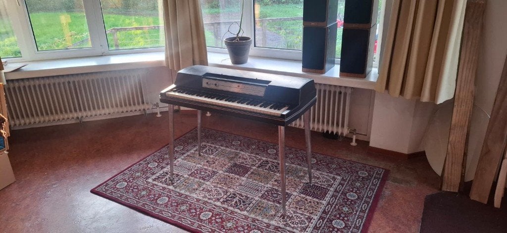 Foto 2 van Wurlitzer 200A - Zwart - Nette, originele staat. 230V ombouw