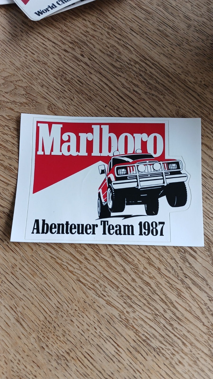 Sticker Marlboro Abenteuer Team 1987, Verzamelen, Stickers, Ophalen of Verzenden, Zo goed als nieuw