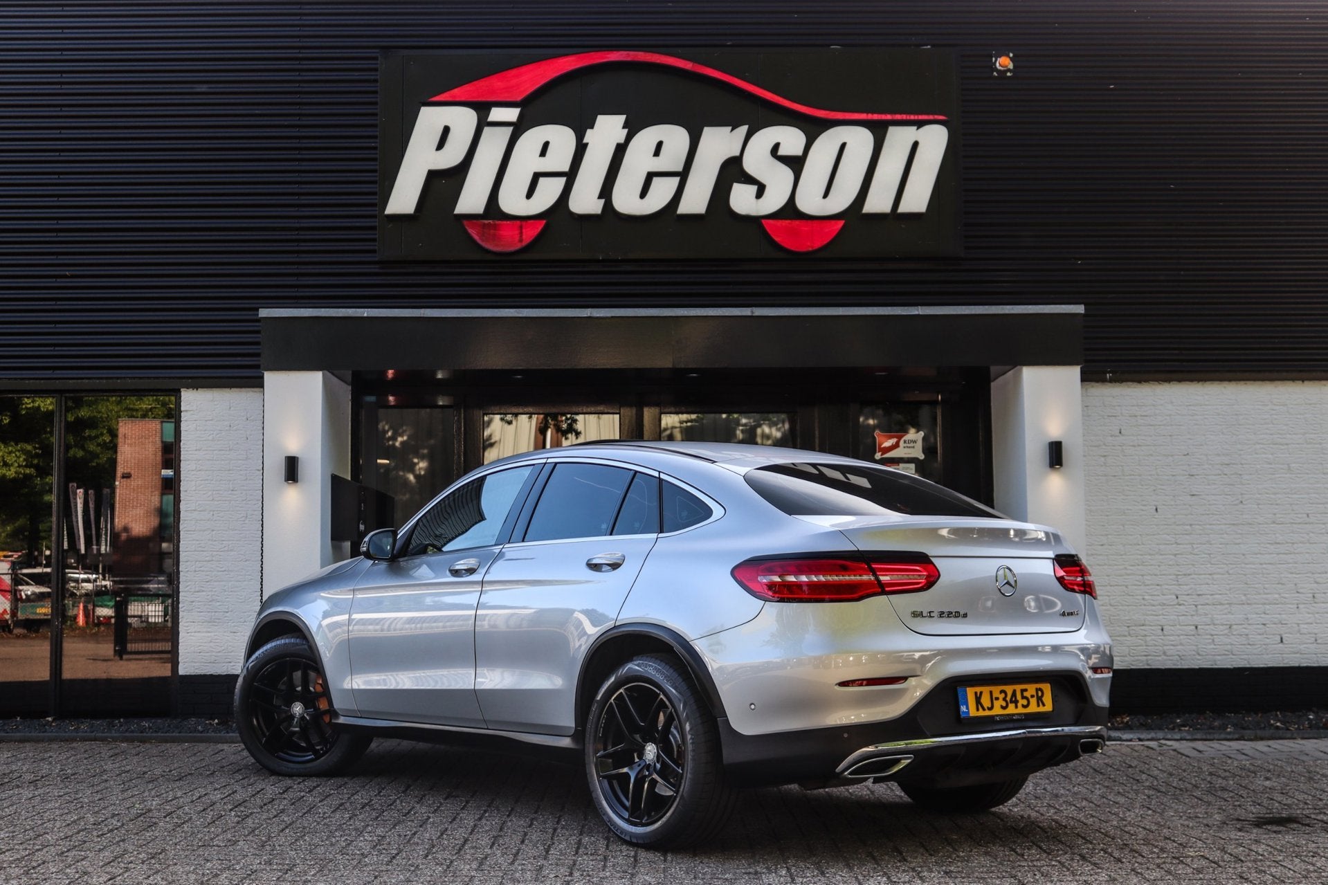 Mercedes-Benz GLC-klasse Coupé 220 d 4MATIC AMG PANO NAP, Auto's, Automaat, Gebruikt, Bedrijf, Diesel